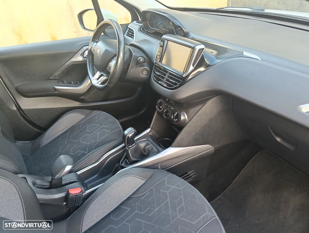 Peugeot 2008 1.6 BlueHDi Style - 24