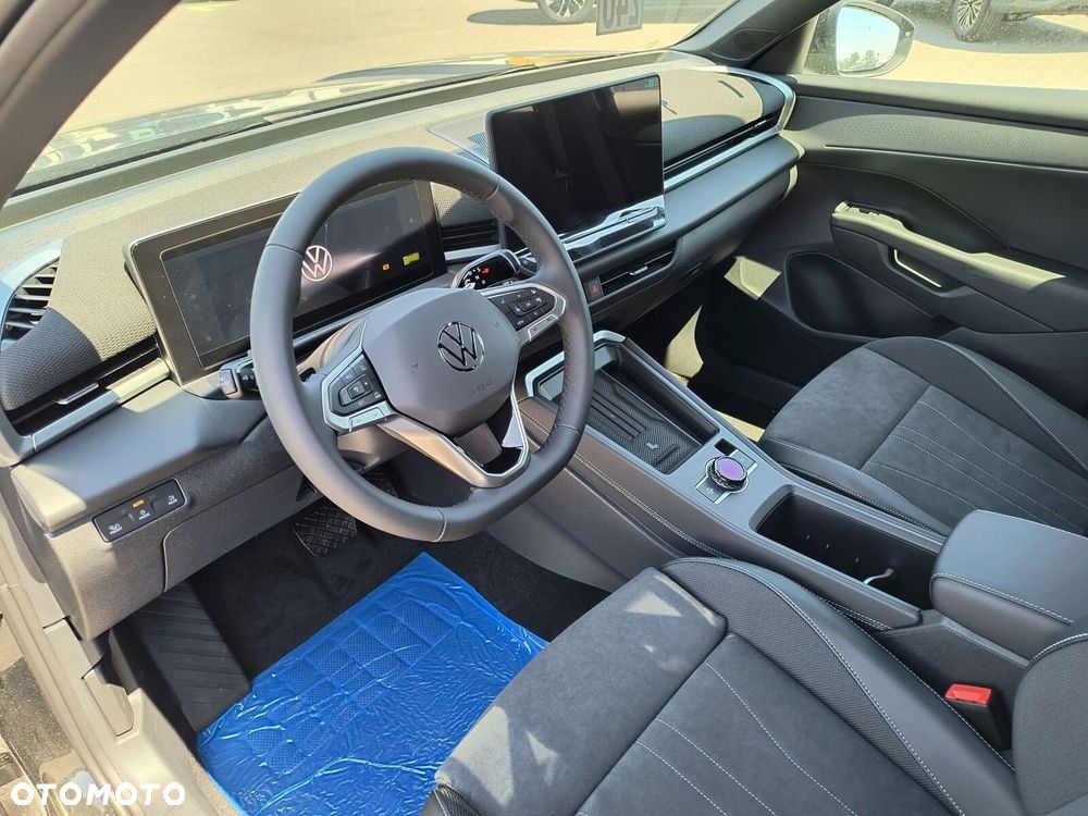 Volkswagen T-Roc - 11