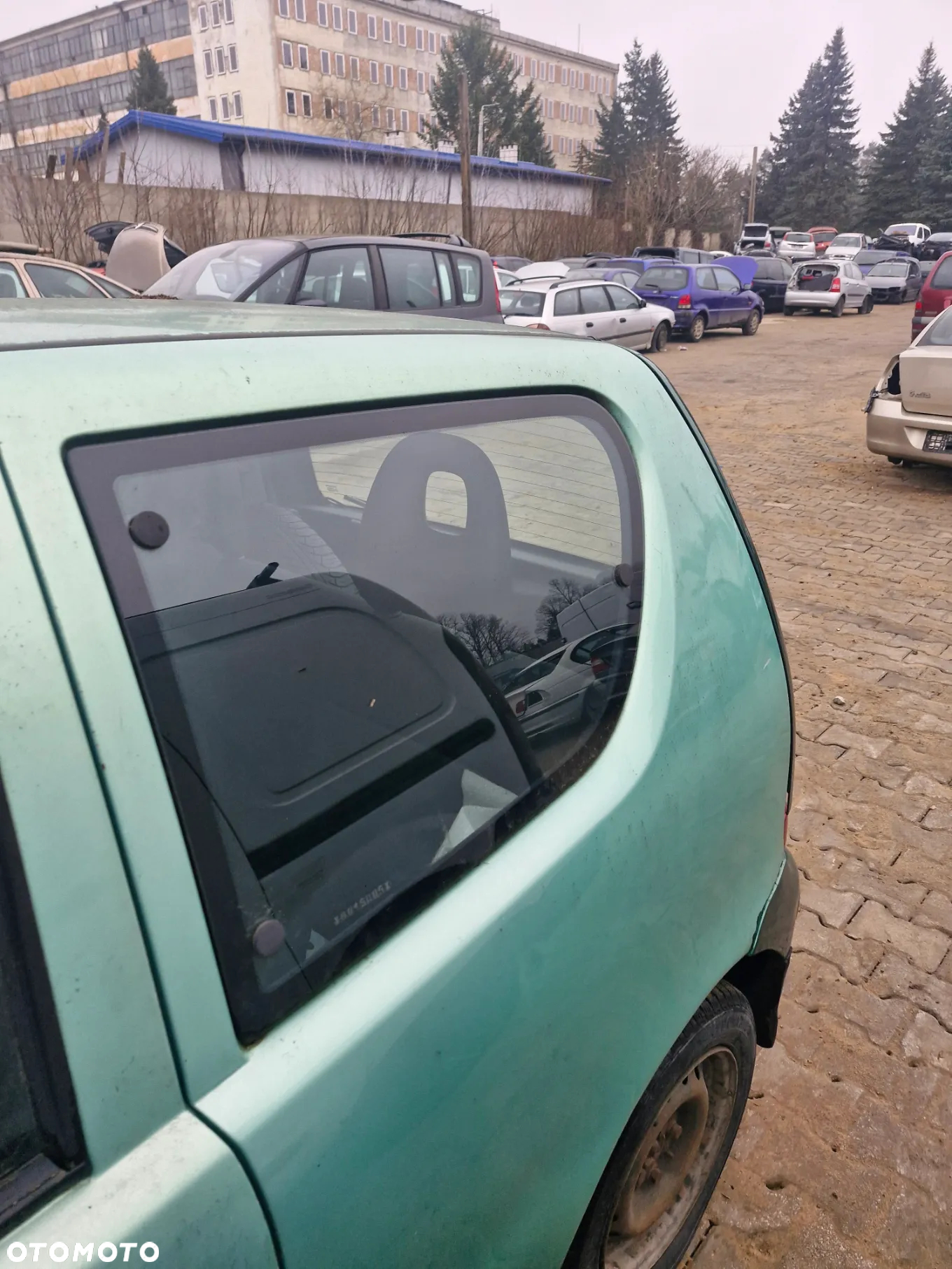 Fiat Seicento demontaż maska zderzak lampa drzwi lusterko fotel silnik skrzynia rozrusznik alternator - 9