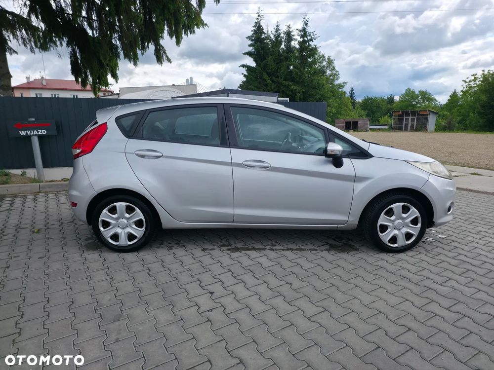 Ford Fiesta - 12