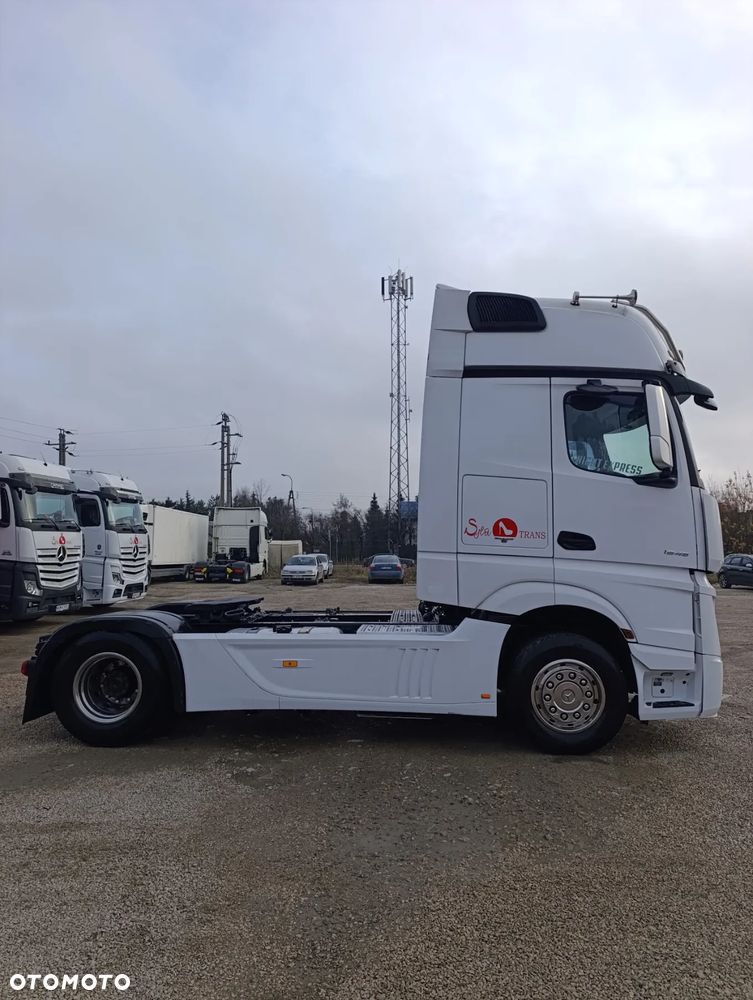 Mercedes-Benz Actros - 8