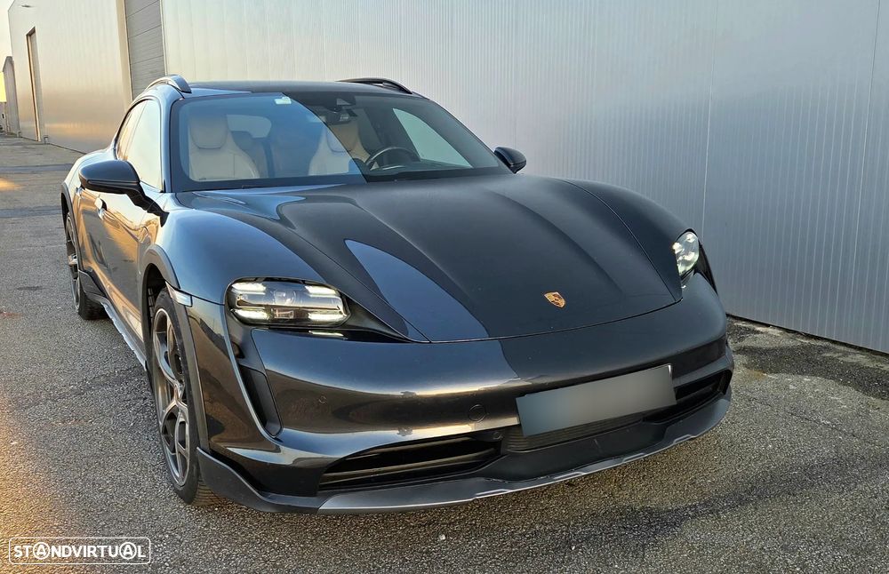 Porsche Taycan Cross Turismo 4 - 12