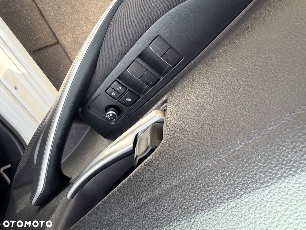 Toyota Corolla 1.8 Hybrid GPF Comfort - 13