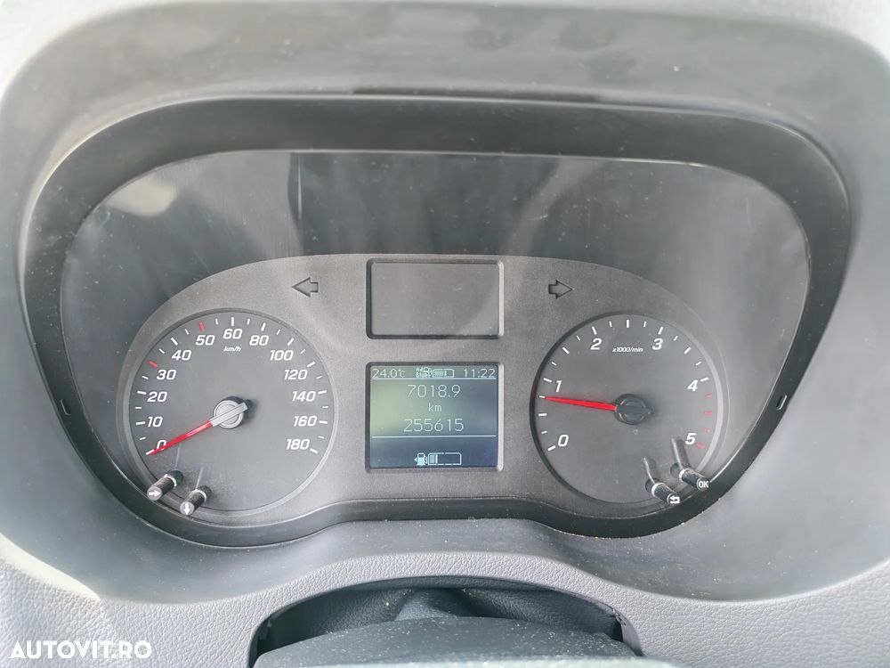Mercedes-Benz Sprinter - 14