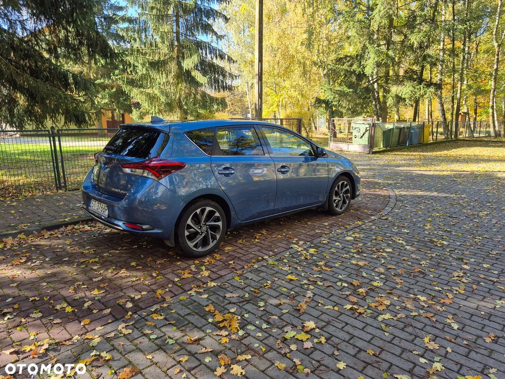 Toyota Auris 1.8 HSD Luna - 19