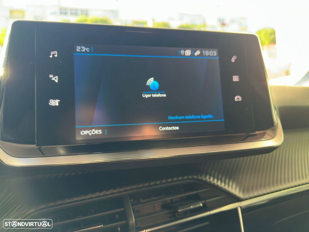 Peugeot 2008 1.2 PureTech Active Pack EAT8 - 17