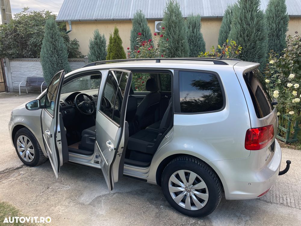 Volkswagen Touran - 11