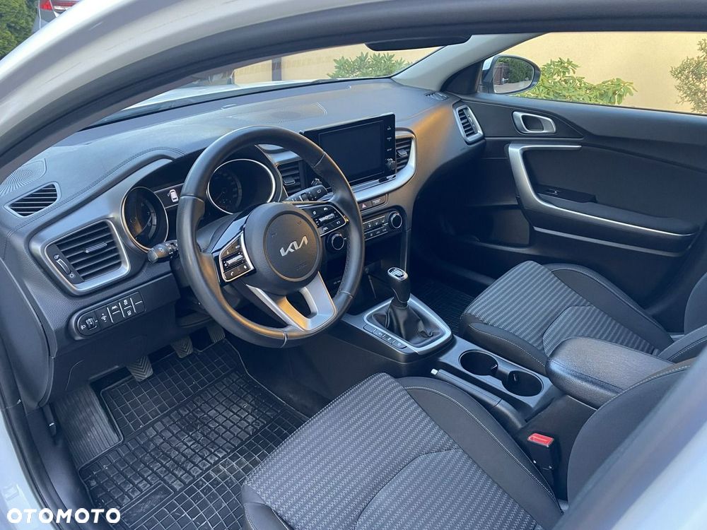 Kia Ceed 1.5 T-GDI M - 27