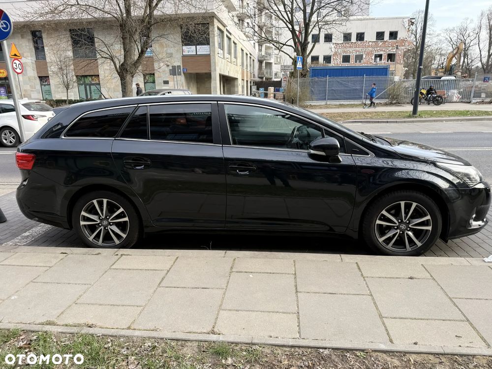 Toyota Avensis 2.0 Premium - 7