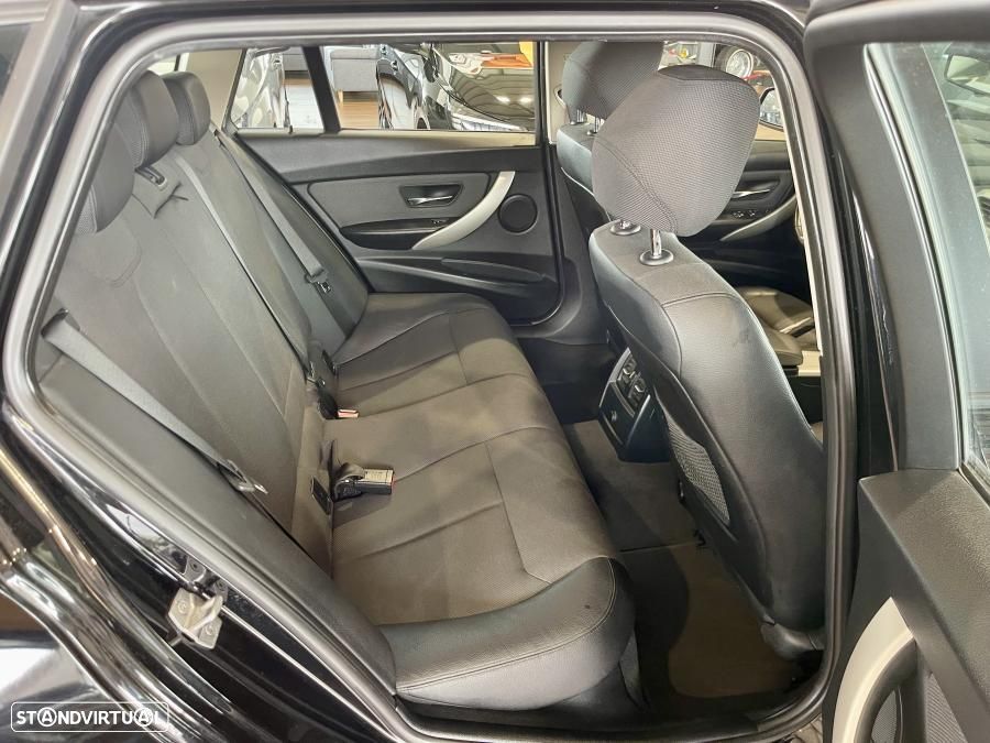 BMW 318 d Advantage - 28