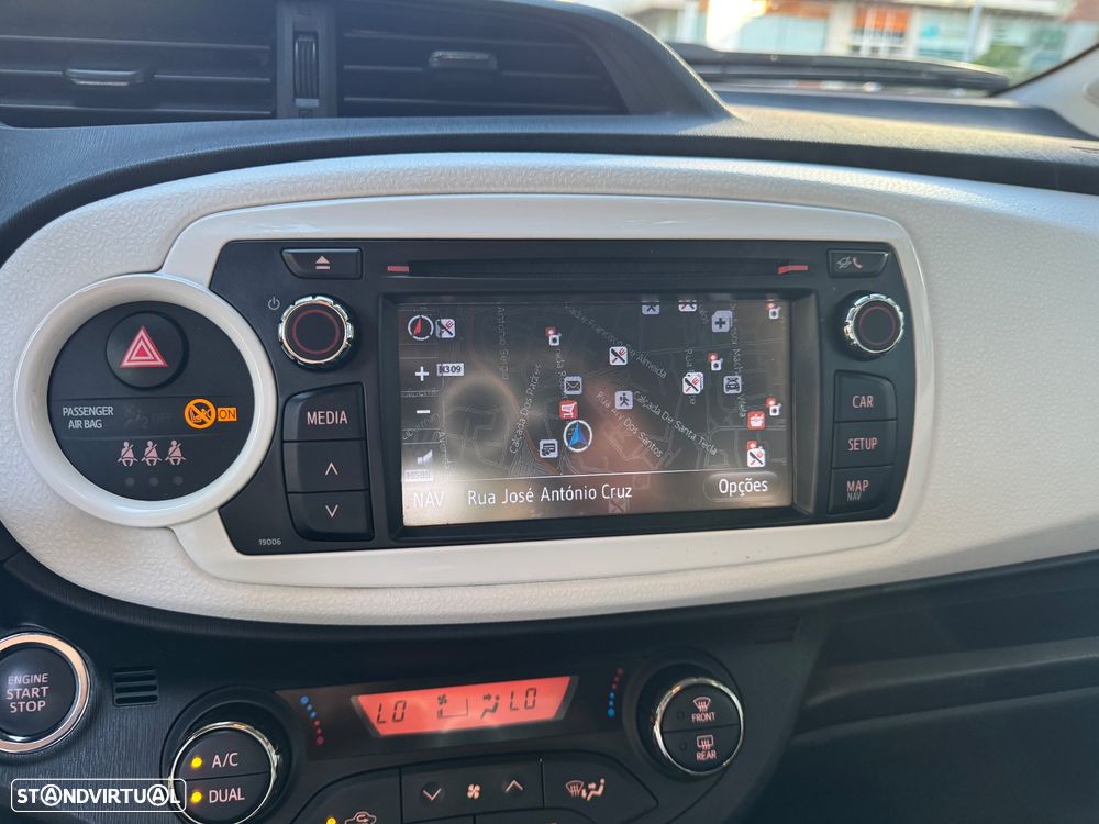 Toyota Yaris 1.4 D-4D Sport+P.Techno +Navi - 12