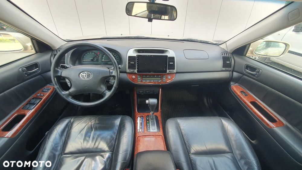 Toyota Camry 3.0 V6 - 10