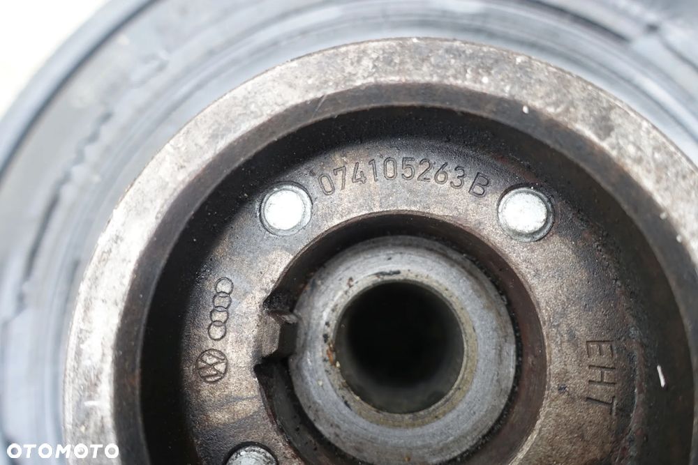 KOŁO PASOWE POMPY OBUDOWA OSŁONA ROZRZĄDU VW LT 2.5 TDI - 9