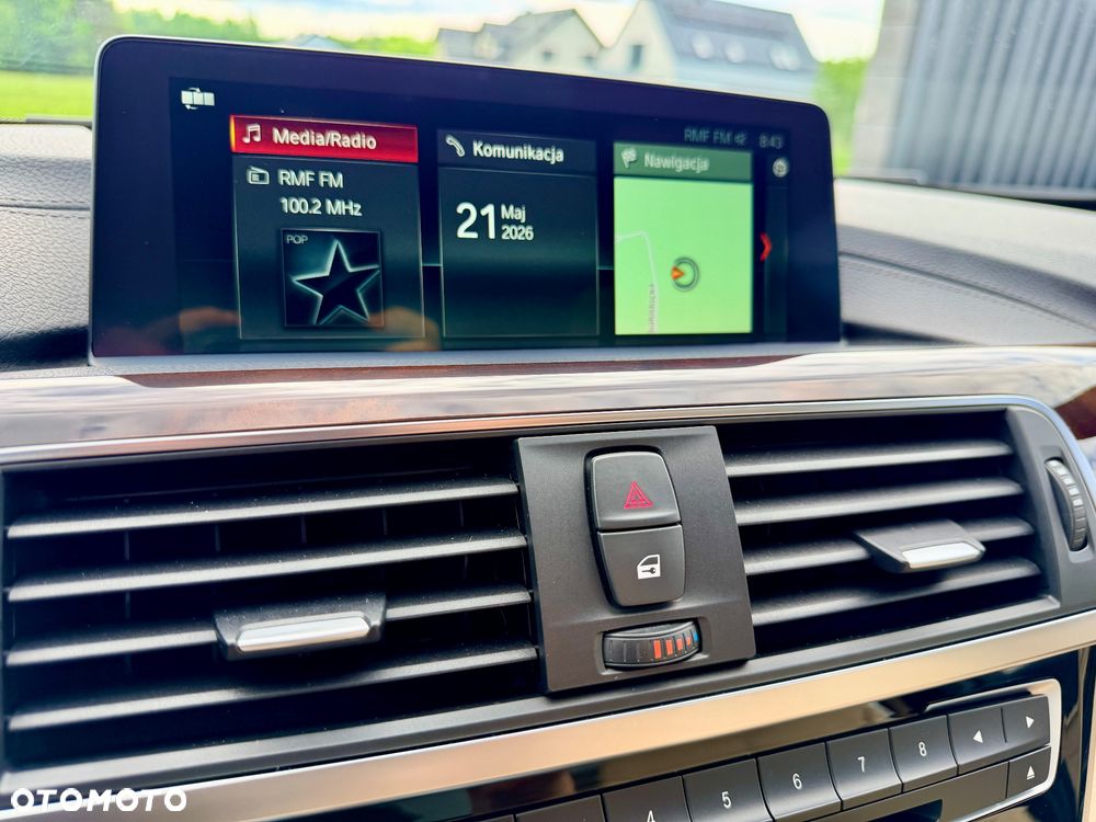 BMW Seria 3 330i Luxury Line - 30