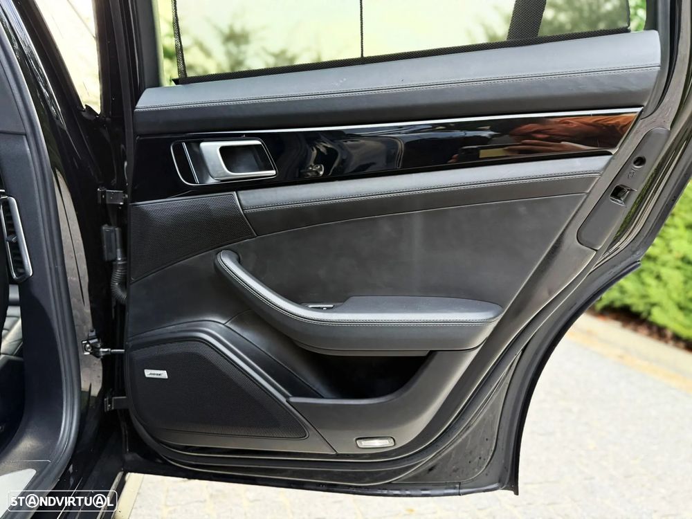 Porsche Panamera Sport Turismo 4 E-Hybrid Platinum Edition - 28