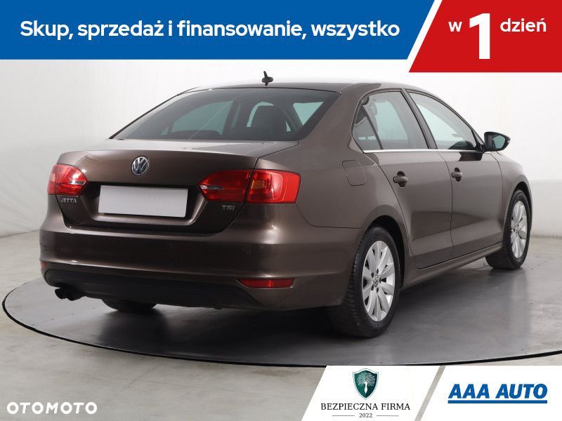 Volkswagen Jetta - 6