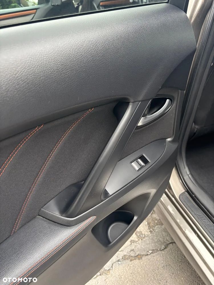 Toyota Avensis 1.8 Premium MS - 30