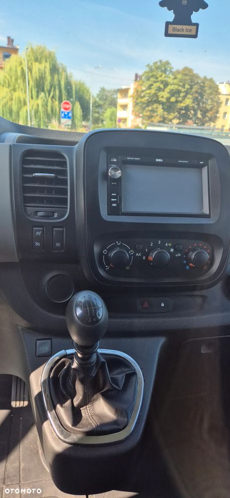 Renault Trafic Grand 1.6 dCi - 23