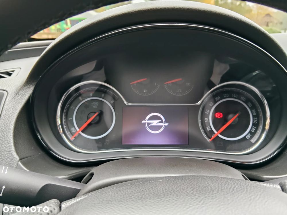 Opel Insignia - 18