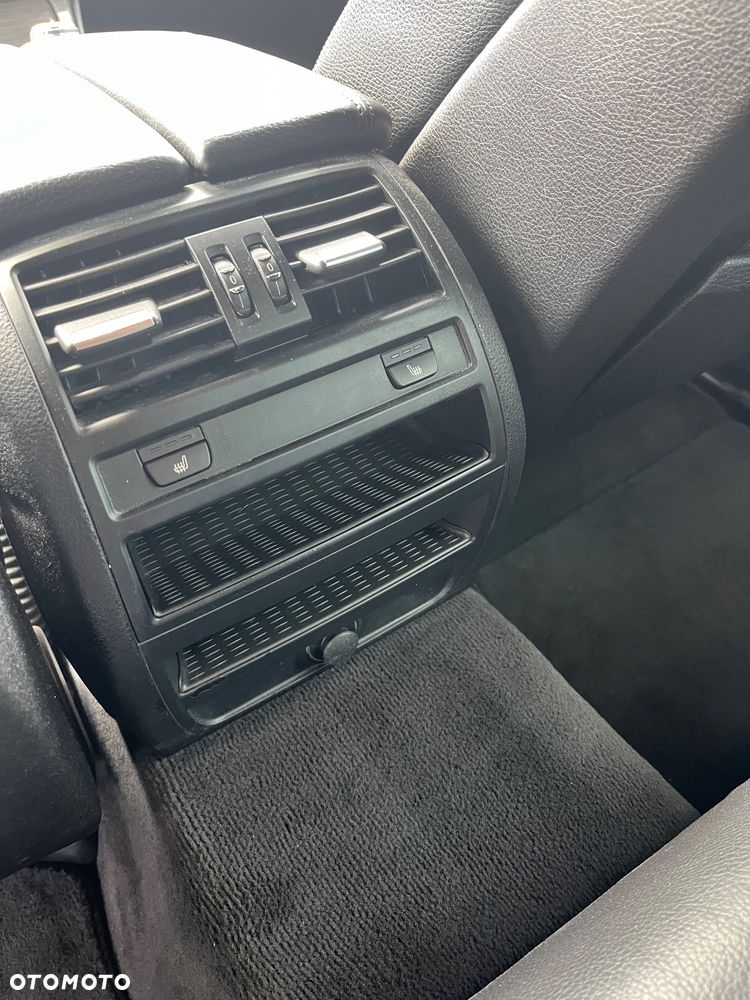 BMW Seria 5 525d xDrive Sport-Aut - 19