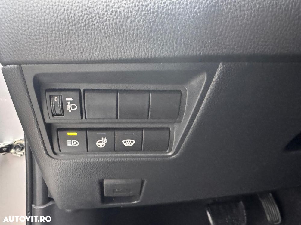 Toyota Yaris 1.5 VVT-i HSD Dynamic Plus - 17