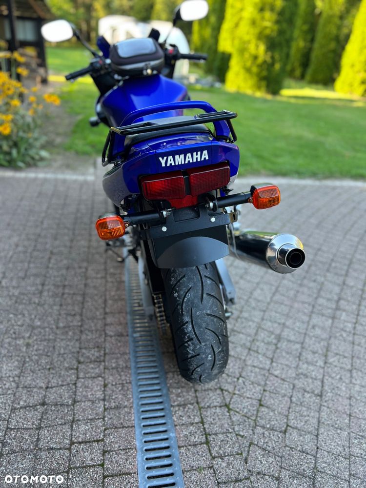 Yamaha FZS - 19