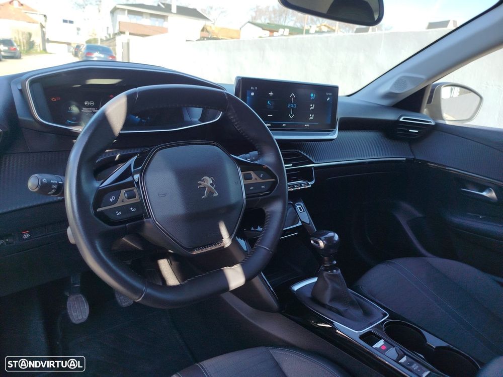 Peugeot 208 1.2 PureTech Allure Pack - 28