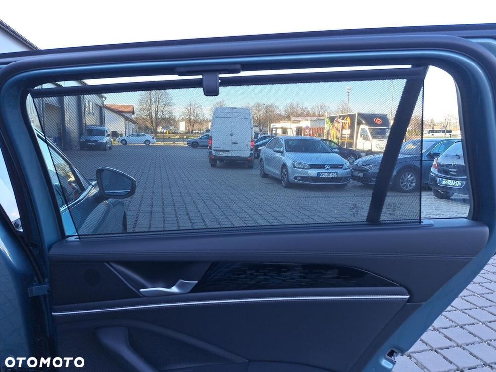 Volkswagen Passat Variant - 32