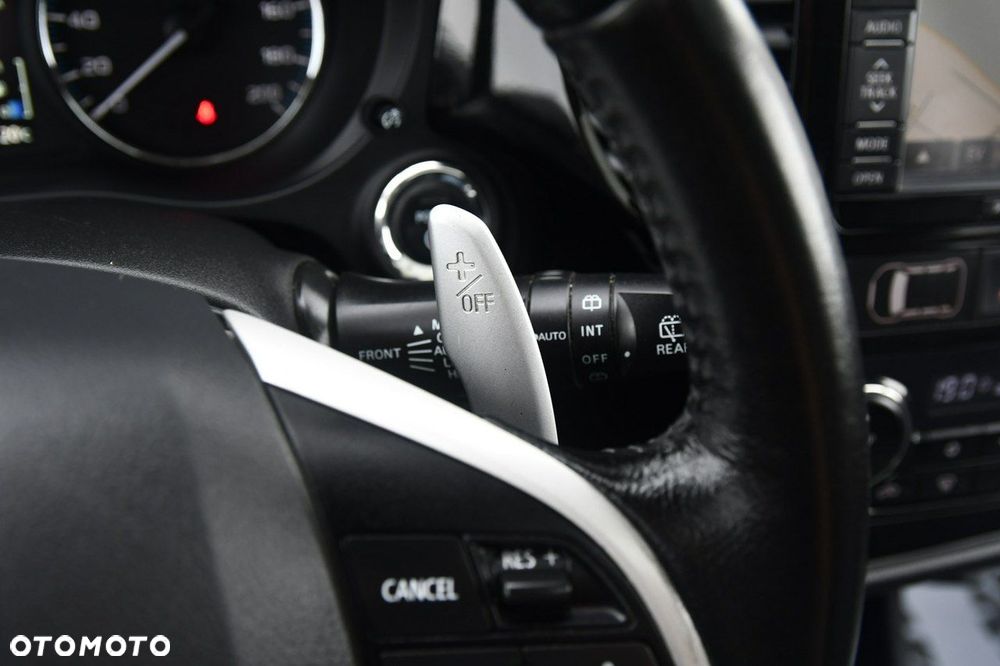 Mitsubishi Outlander - 35