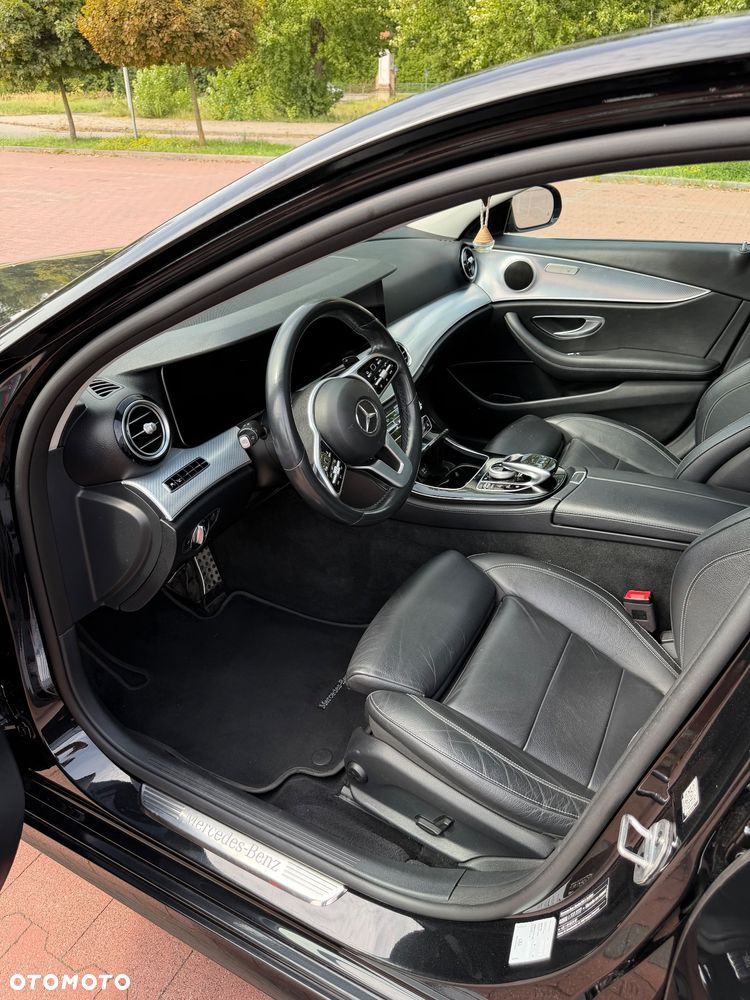 Mercedes-Benz Klasa E 220 d 9G-TRONIC AMG Line - 20