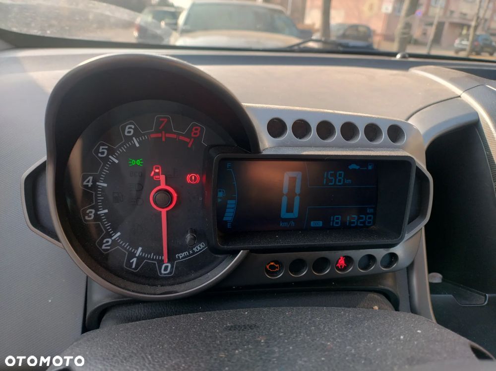 Chevrolet Aveo 1.6 LTZ - 11