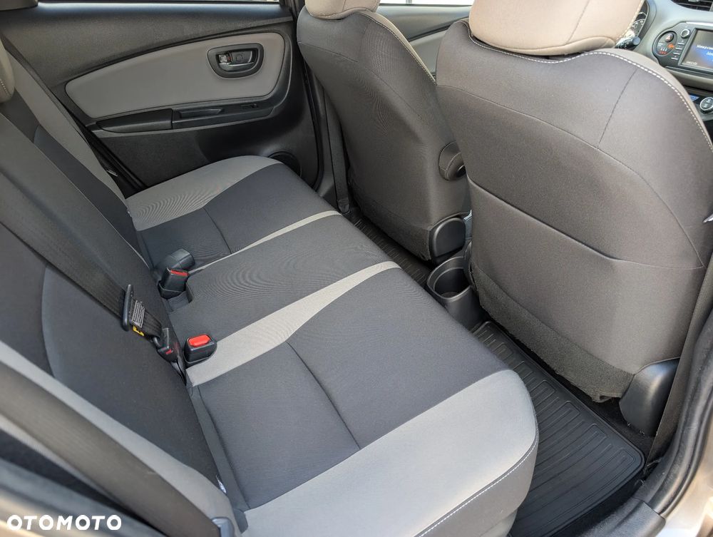 Toyota Yaris Hybrid 100 Selection Passion - 22