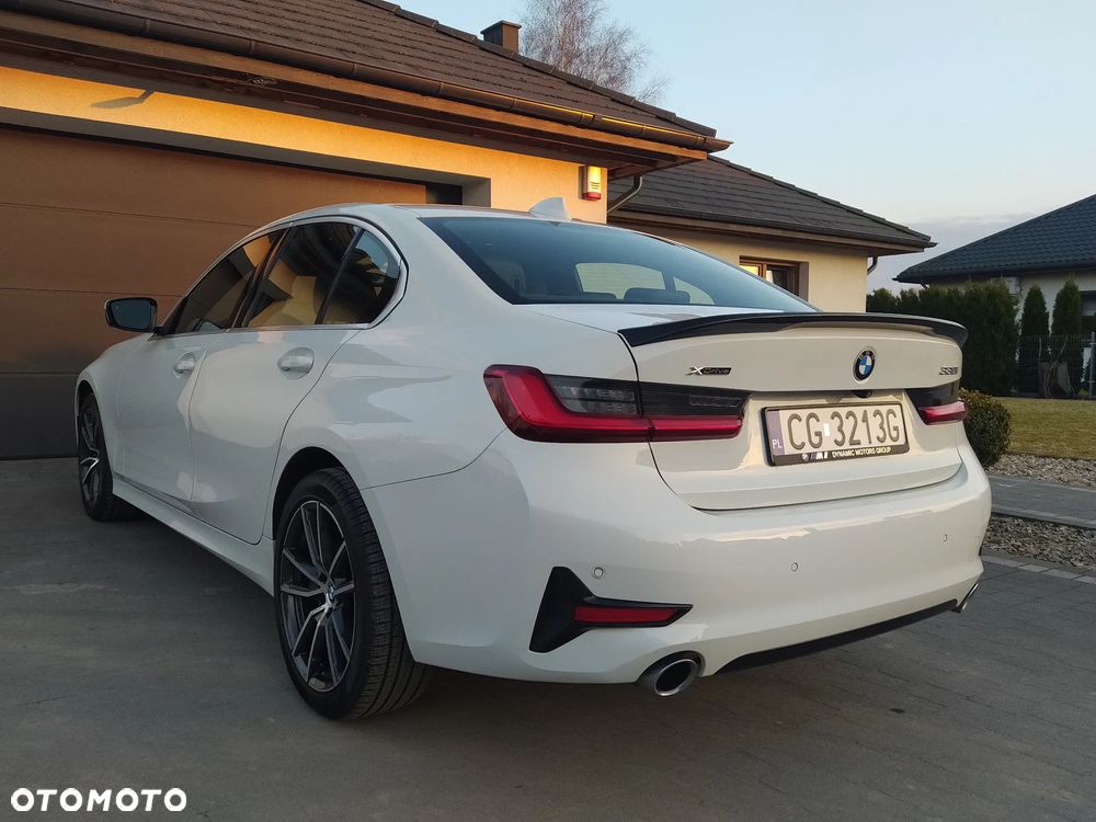 BMW Seria 3 330i Sport Line - 9