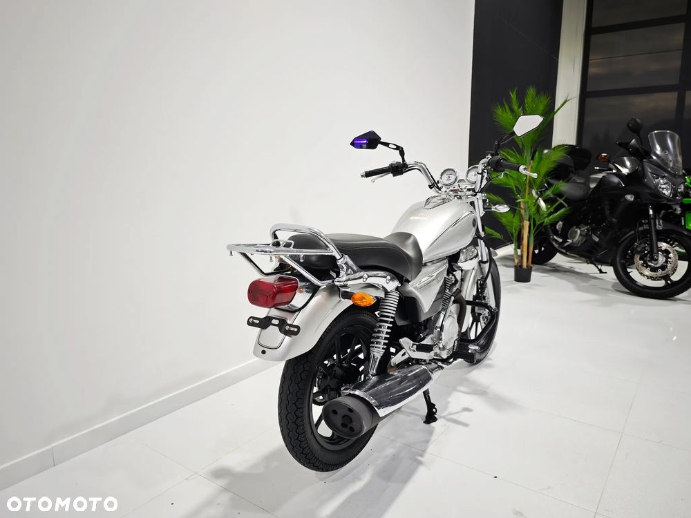 Yamaha YBR - 7