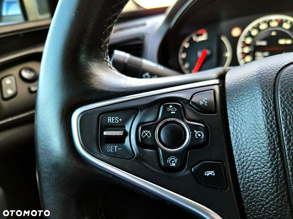 Opel Insignia - 19