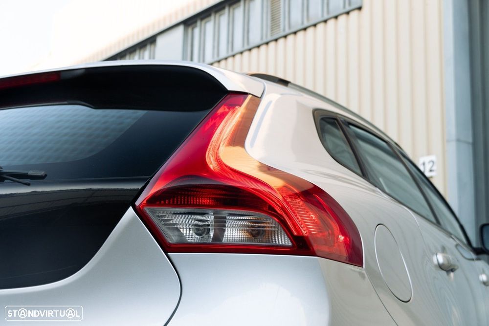 Volvo V40 Cross Country 1.6 D2 Kinetic - 37