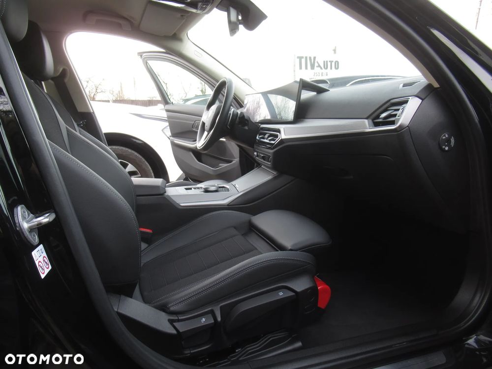 BMW Seria 3 318i - 9