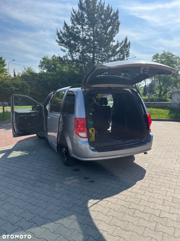 Dodge Grand Caravan - 19