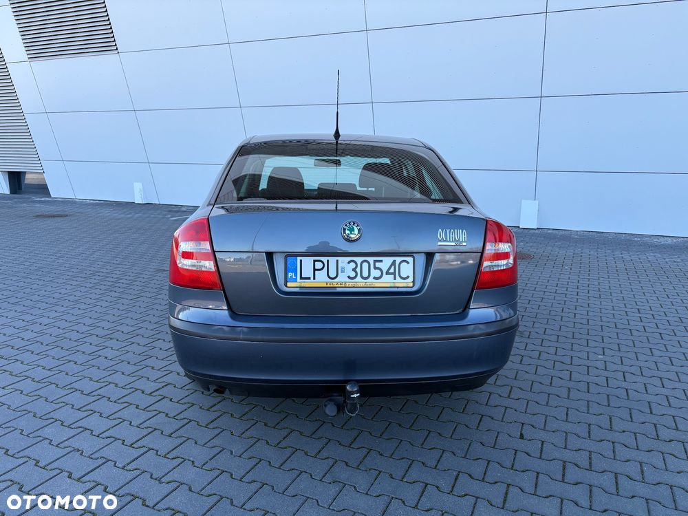 Skoda Octavia 1.6 Ambiente - 7