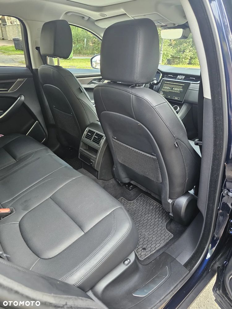 Jaguar F-Pace P250 AWD R-Dynamic HSE - 8