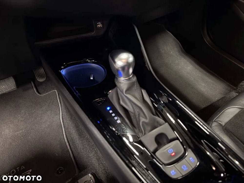 Toyota C-HR Hybrid Lounge - 24