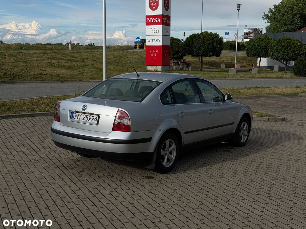 Volkswagen Passat 1.9 TDI Comfortline - 3