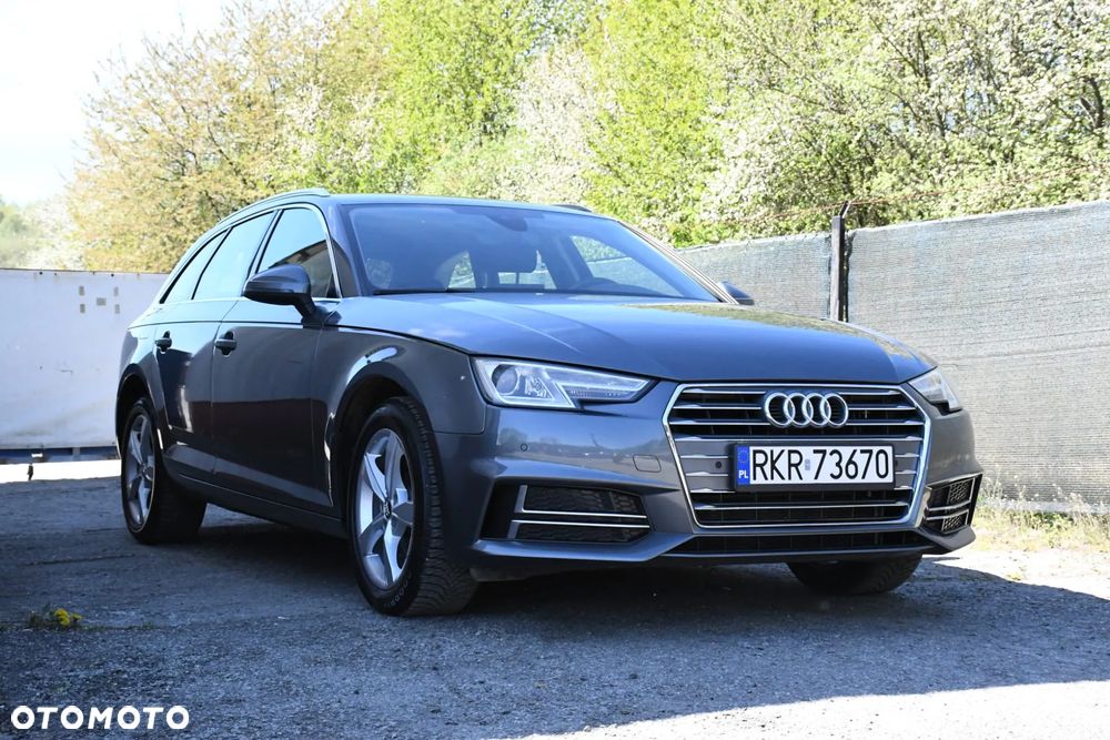 Audi A4 Avant 2.0 TDI S tronic - 1