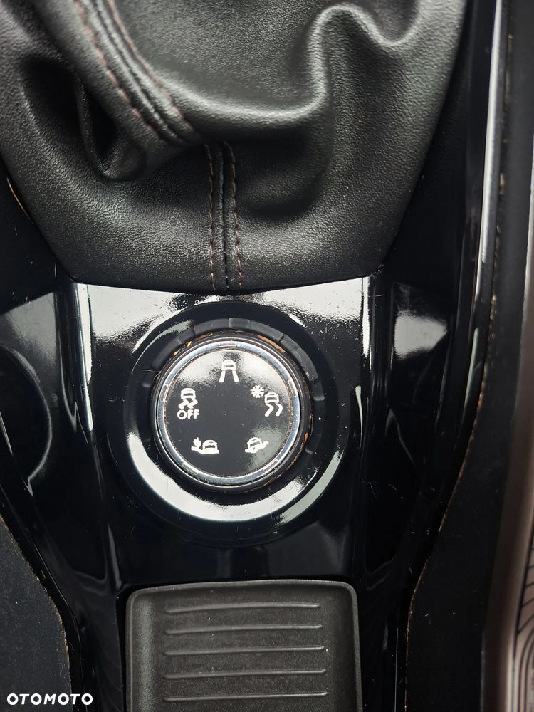Peugeot 2008 120 VTI Allure - 27