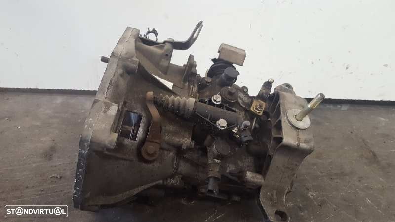 CAIXA VELOCIDADES FIAT PUNTO 1999 - 2