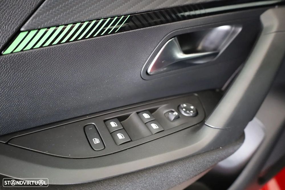 Peugeot 2008 PureTech 100 Style - 36