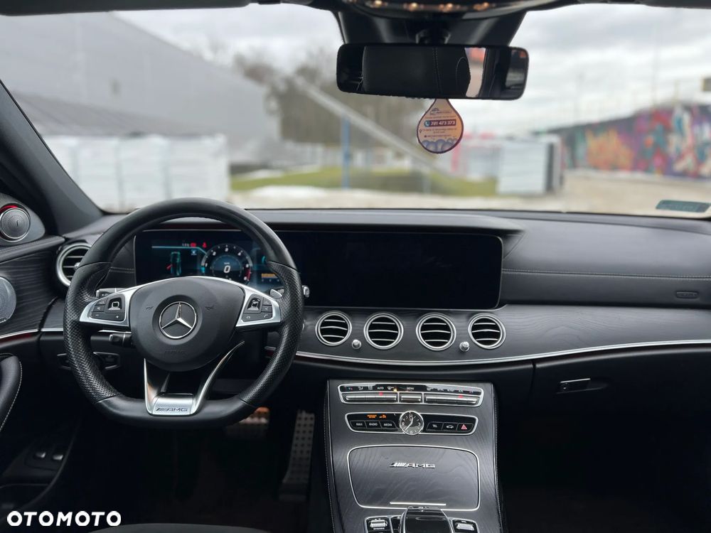 Mercedes-Benz Klasa E 220 d 4-Matic 9G-TRONIC - 12