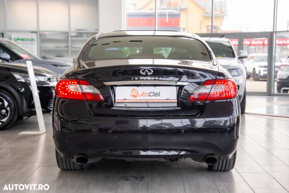 Infiniti Q70 - 9