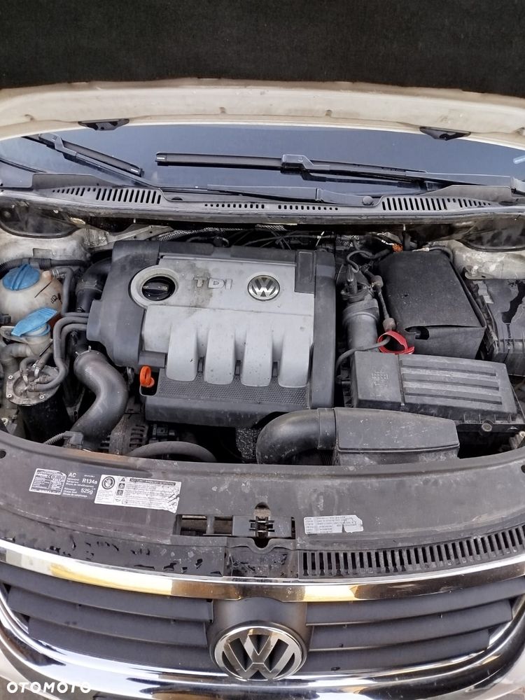 Volkswagen Touran 1.9 TDI DPF BlueMot Trendline - 15