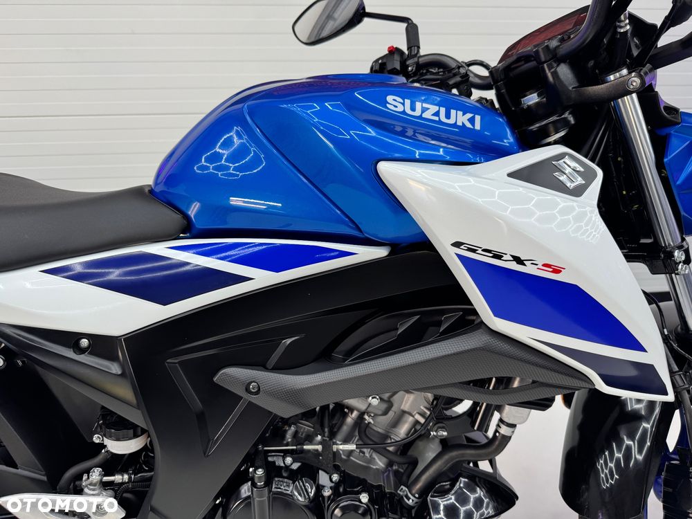 Suzuki GSX - 15